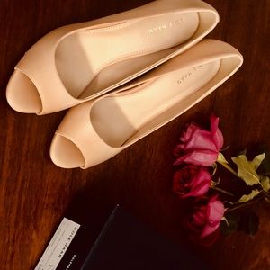 Brand new Cole Haan pump, size 8, nude leather